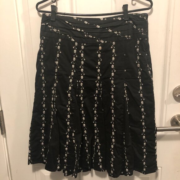 Two Mid-length Reitmans Skirts - Picture 2 of 5